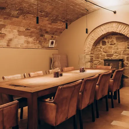 Palazzo Tamanti - 4br Estate Villa Montalcino