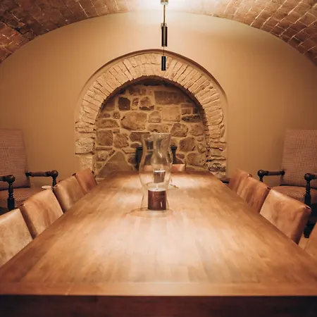 Villa Palazzo Tamanti - 4br Estate Montalcino