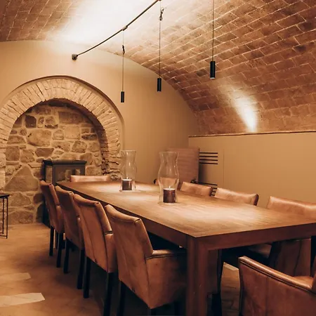 Palazzo Tamanti - 4br Estate Montalcino